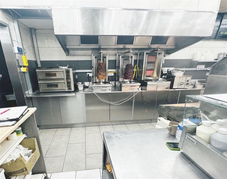 High-turnover fish & chip shop, Bilston, West Midlands Photo 6