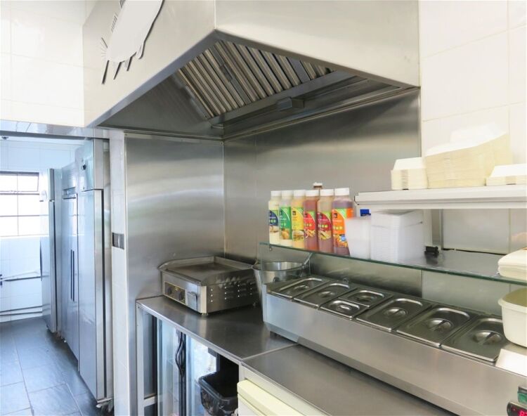Well-fitted fish & chip shop, Colchester council estate Photo 6
