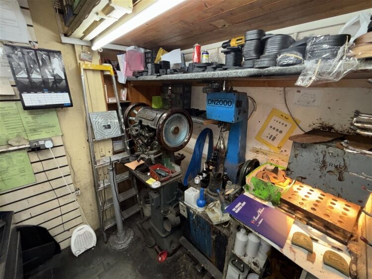 Retail For Sale in Harrogate Photo 6