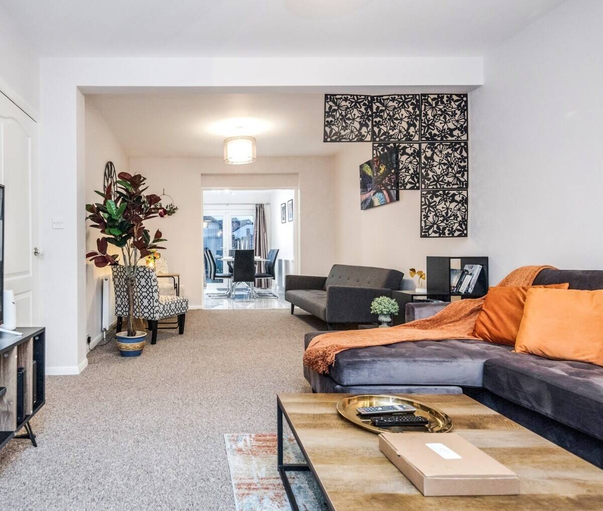 Exclusive Serviced Accommodation Agency with 15 leasehold properties in London, Kent & Essex Photo 5