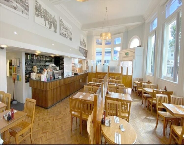 Major town centre fish & chip restaurant and takeaway, Brighton Photo 6