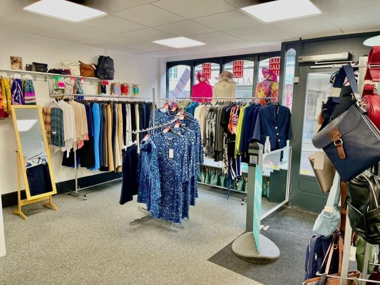 Ladies Fashion Retail Outlet Located In Helston Photo 6