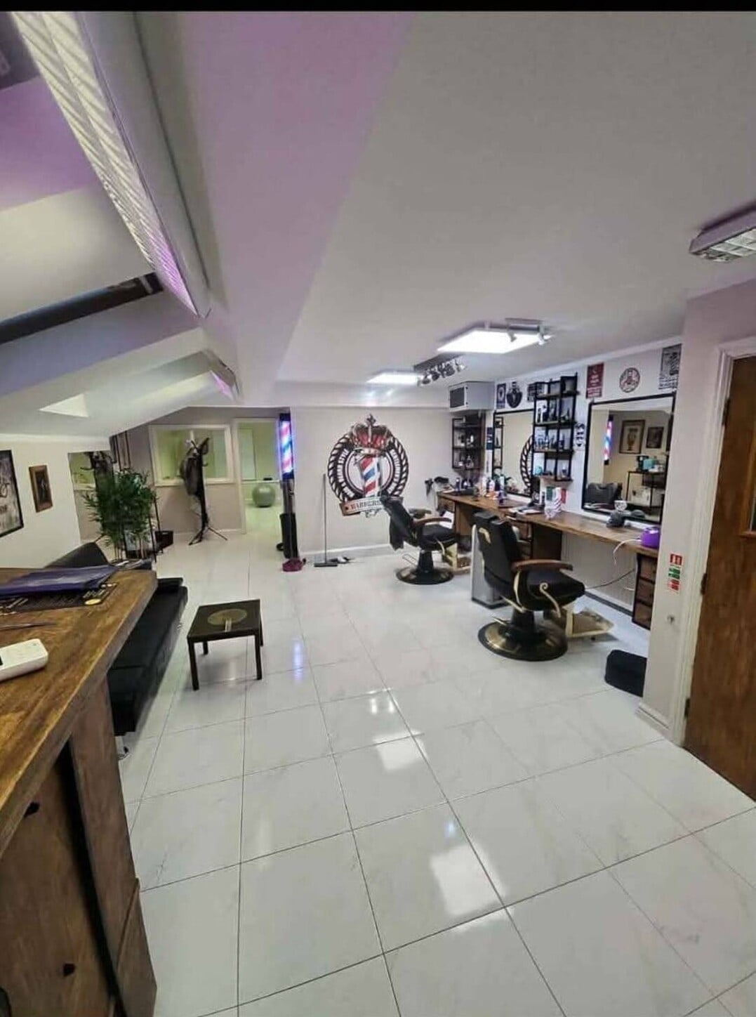 Barber shop with Tattoo & Piercing potential Cardiff Bay 