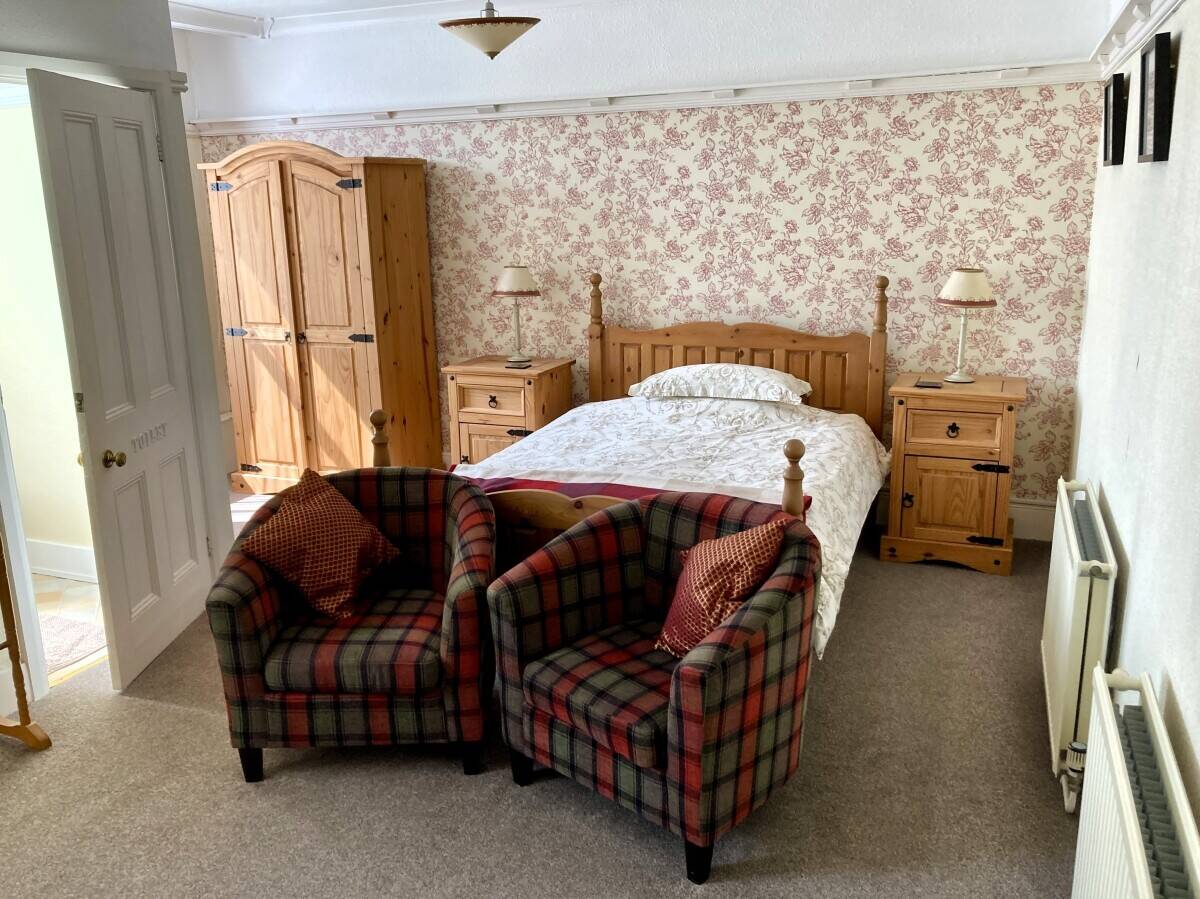 LICENSED TEAROOM/RESTAURANT AND BED & BREAKFAST Photo 6