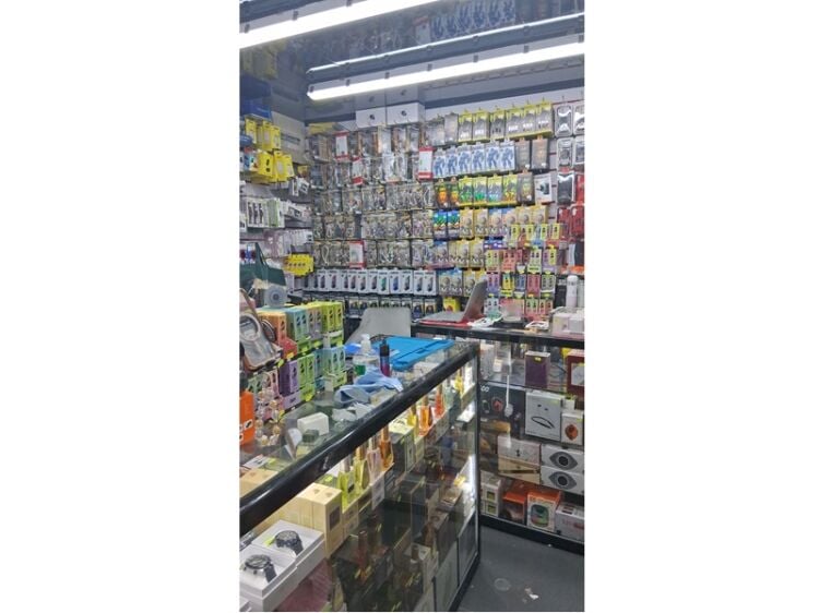 Fresh Start Retail Opportunity – Modern Independent Shop in Hull