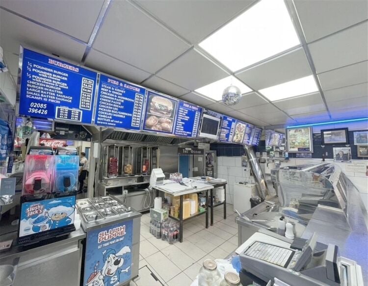 Long-established fish & chip shop with 3-bed flat, Leicester Photo 6