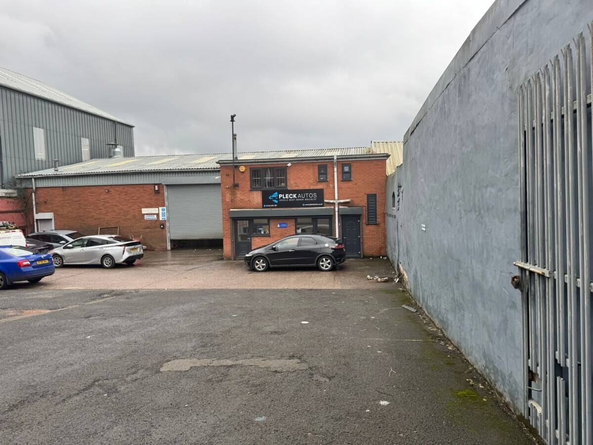 Bodyshop for sale in Walsall