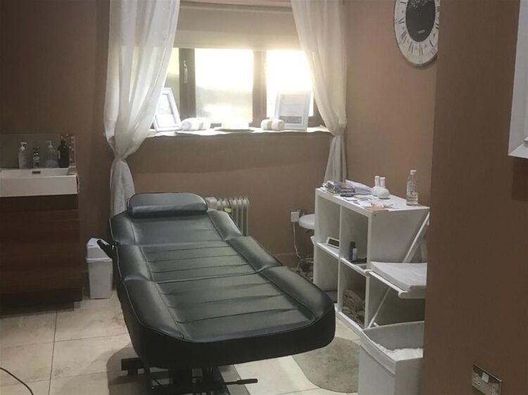 Beauty, Therapy & Tanning For Sale in Huddersfield Photo 6