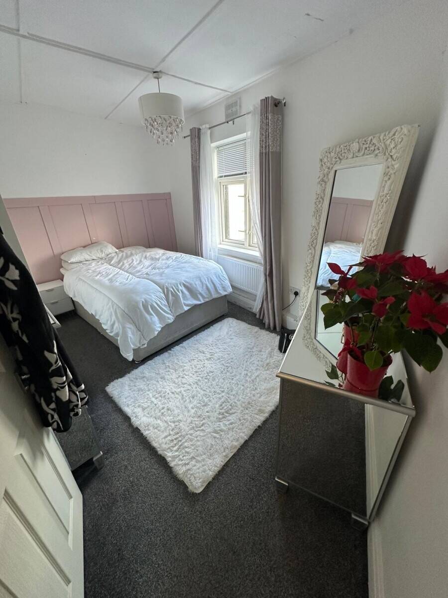 Prime Commercial Hot Food Takeaway Including Residential 2 Storey Flat Above &ndash; Busy Parade Location with Exceptional Reputation, Immediate Reope