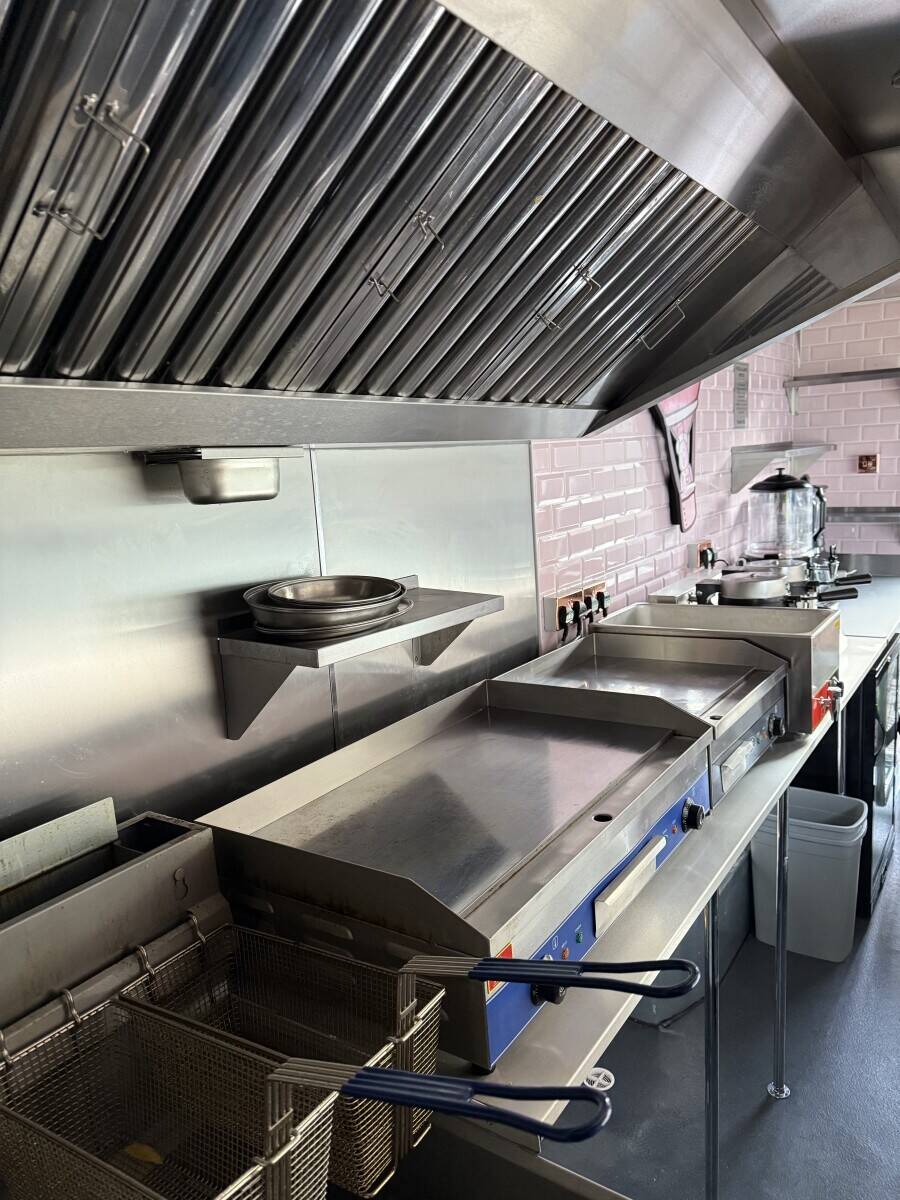 Cafe + Mobile Food Brand  &pound;50k Branded New Truck 118k Socials