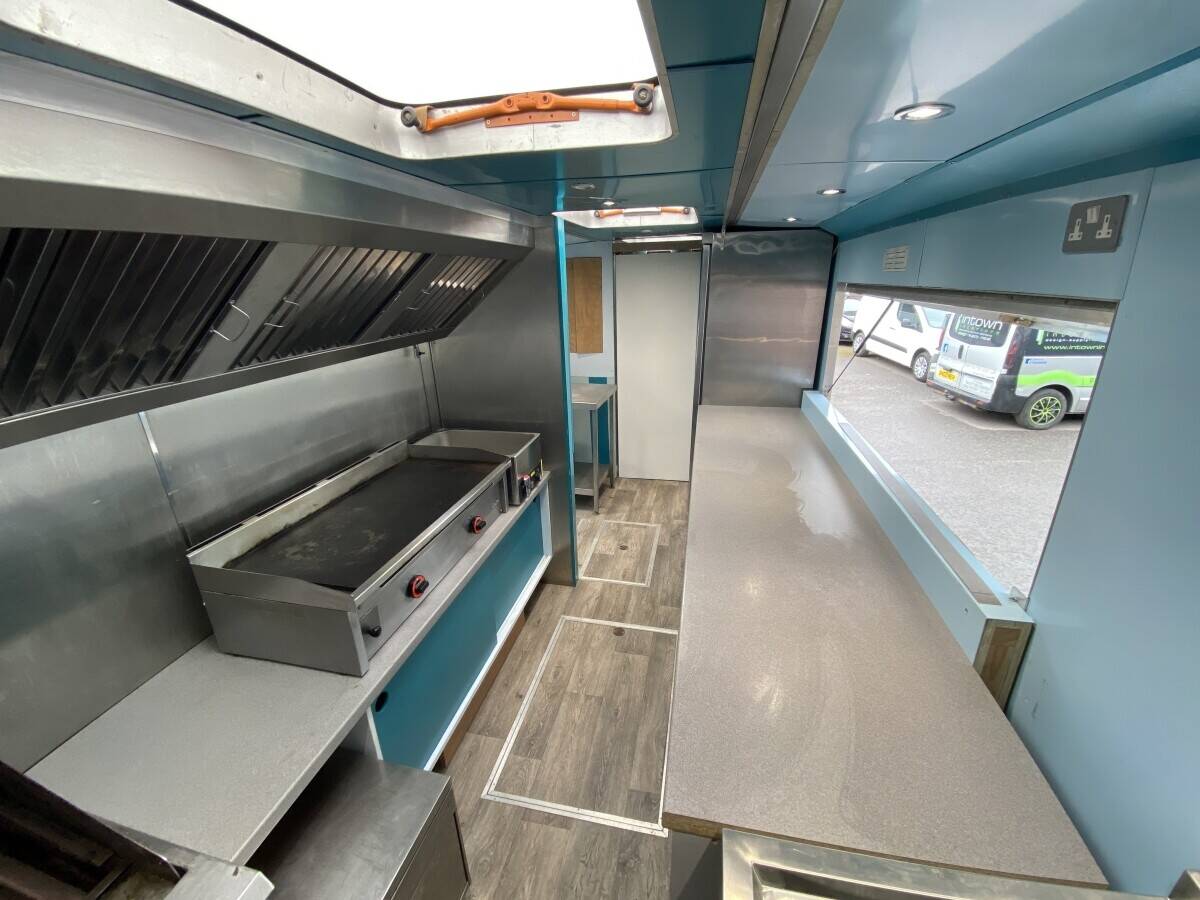 🚚🔥 Thriving Street Food Business for Sale – 5⭐ Rated Kitchen   Classic Dodge 50 Food Truck 🔥🚚 Photo 6