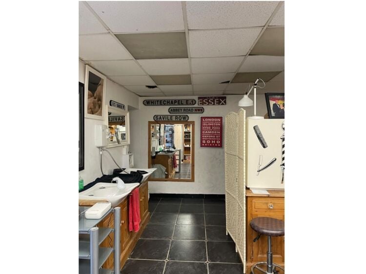 Sharp Opportunity Awaits – Established Barbers in Biggin Hill