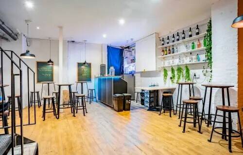 Caf&eacute;, Coworking & Event Space