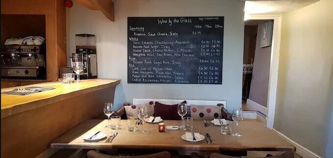 NORTHEAST COTSWOLDS (NEAR CIRENCESTER) - VILLAGE PUB & RESTAURANT Photo 6