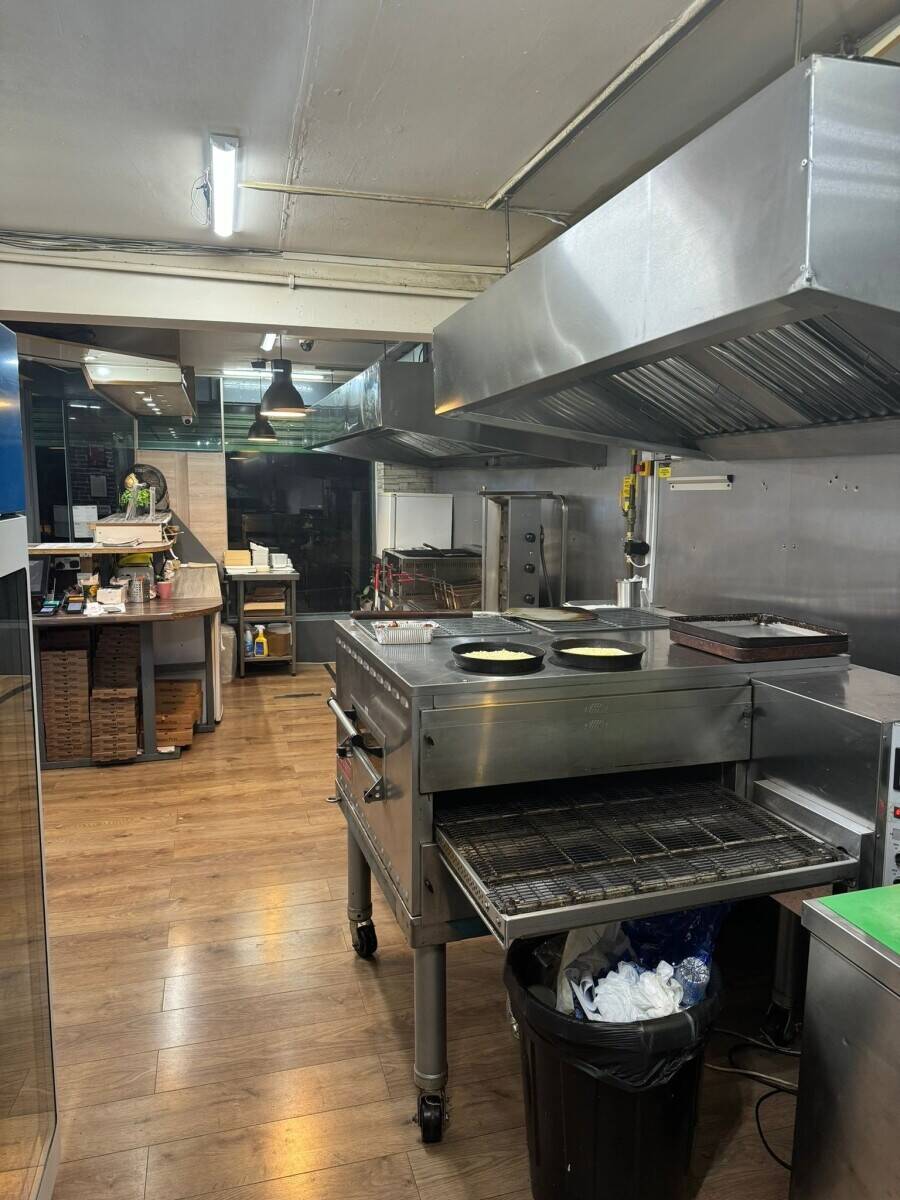 Price Reduced – High Turnover Pizza Takeaway with 2-Bed Flat – £6,000 Weekly Sales – Now £79,995 Photo 6