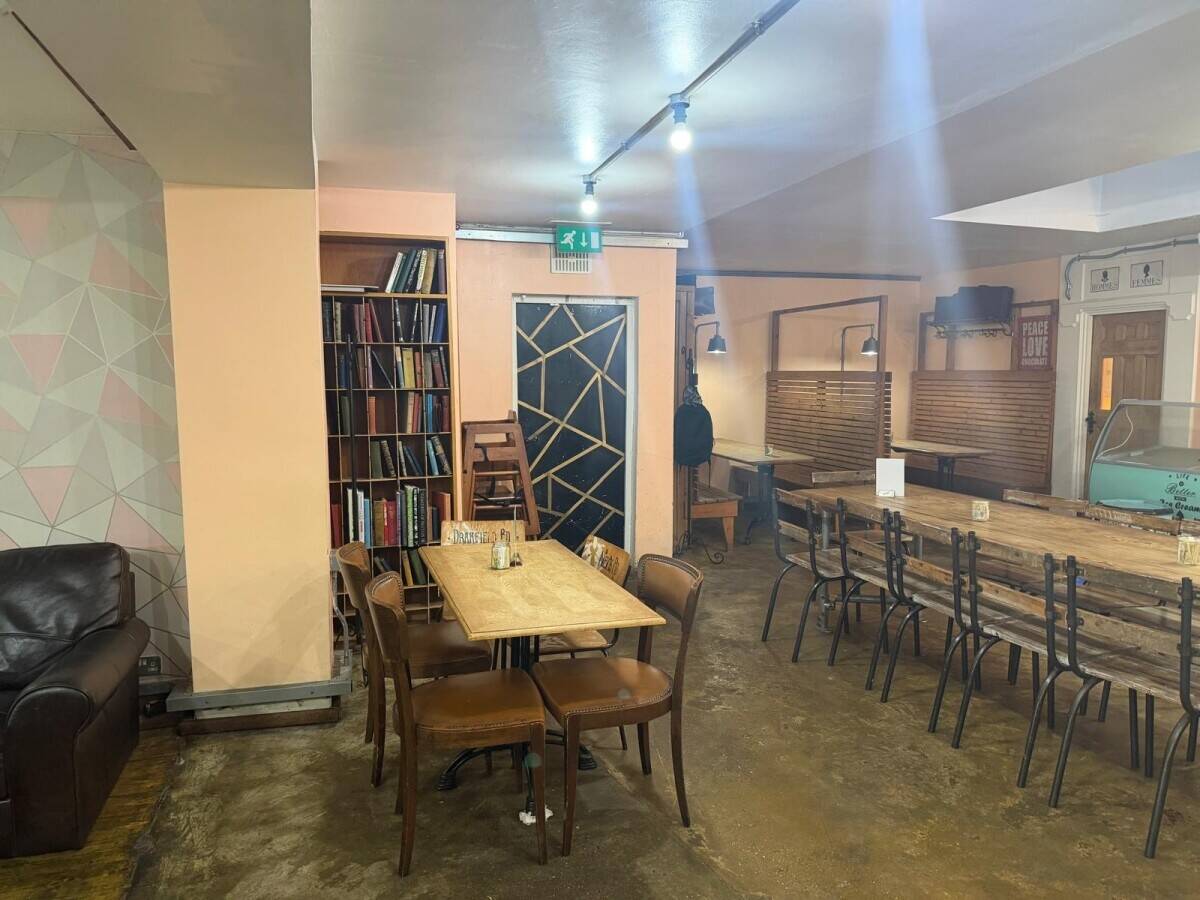 Highly Profitable, cafe and pastry for sale in the heart of Tooting SW LONDON Photo 6