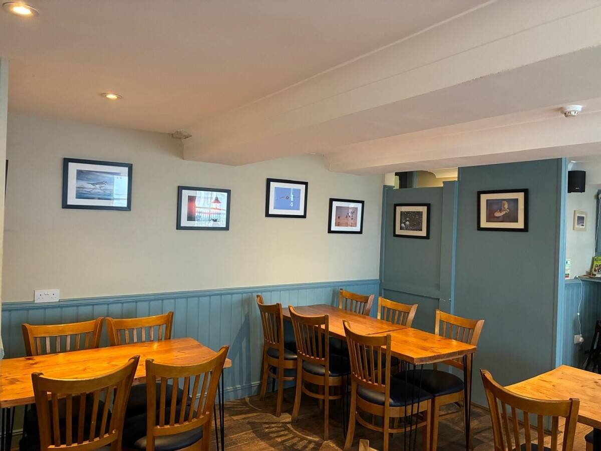 CEREDIGION – ICONIC BEACHSIDE PUB Photo 6