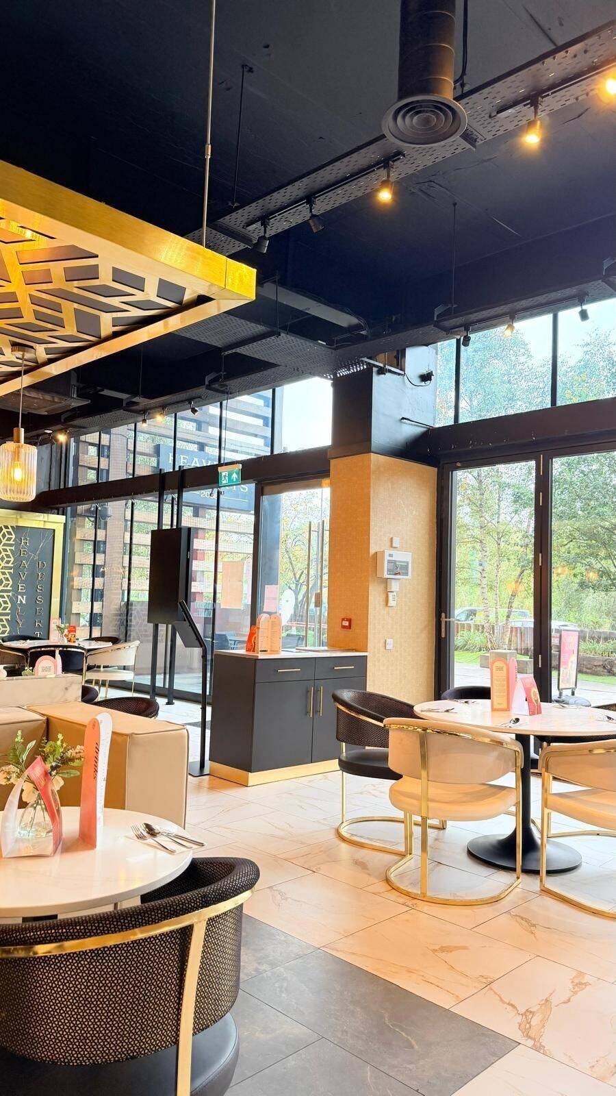 Fully Fitted Dessert & Speciality Drinks Business – Glasgow Fort
