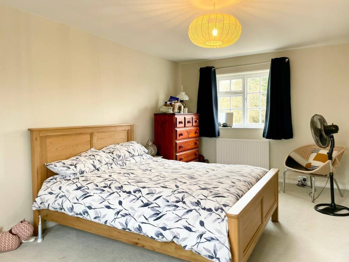 SUFFOLK - THREE BEDROOM PUBLIC HOUSE ON LARGE PLOT Photo 6