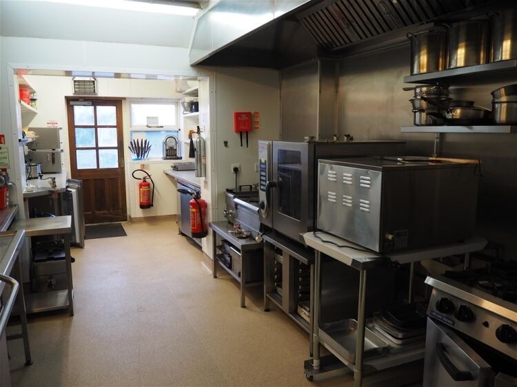 Licenced Trade, Pubs & Clubs For Sale in Burton Pidsea