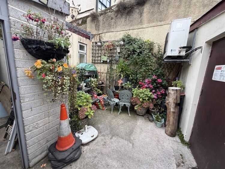 Popular Coastal Pub in Teignmouth For Sale in Teignmouth Photo 5