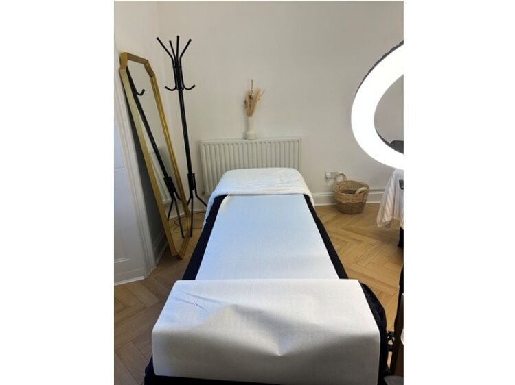 Glow, Grow & Go – Stylish Bristol Beauty Salon With Strong Following