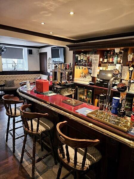 Pub & restaurant, with prime High Street trading location,  in the same family since 1980.