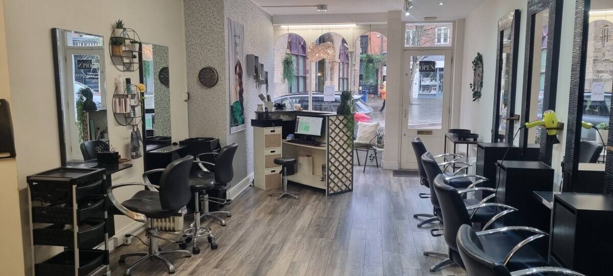 Upmarket professional Hair Salon in Warwick Photo 7