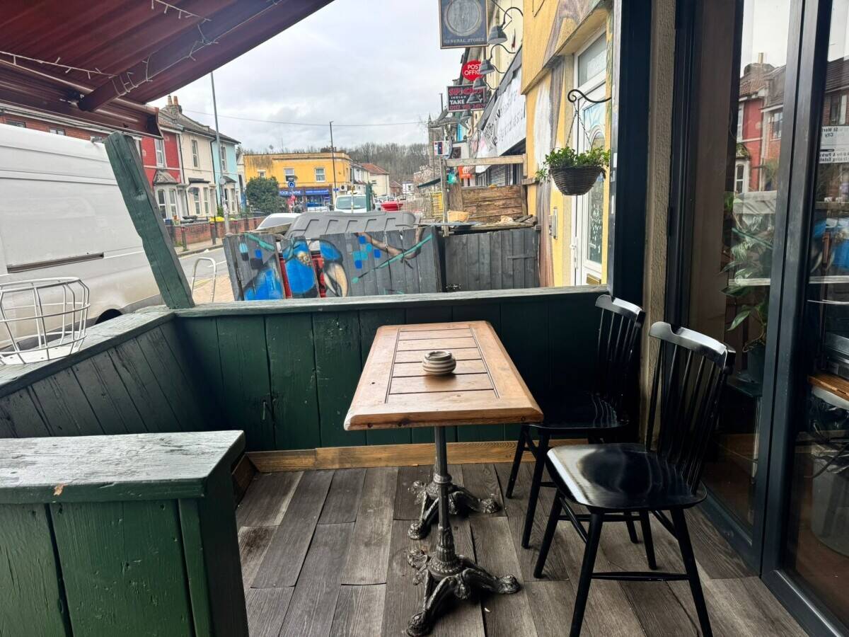 Cafe for sale in City of Bristol Photo 6