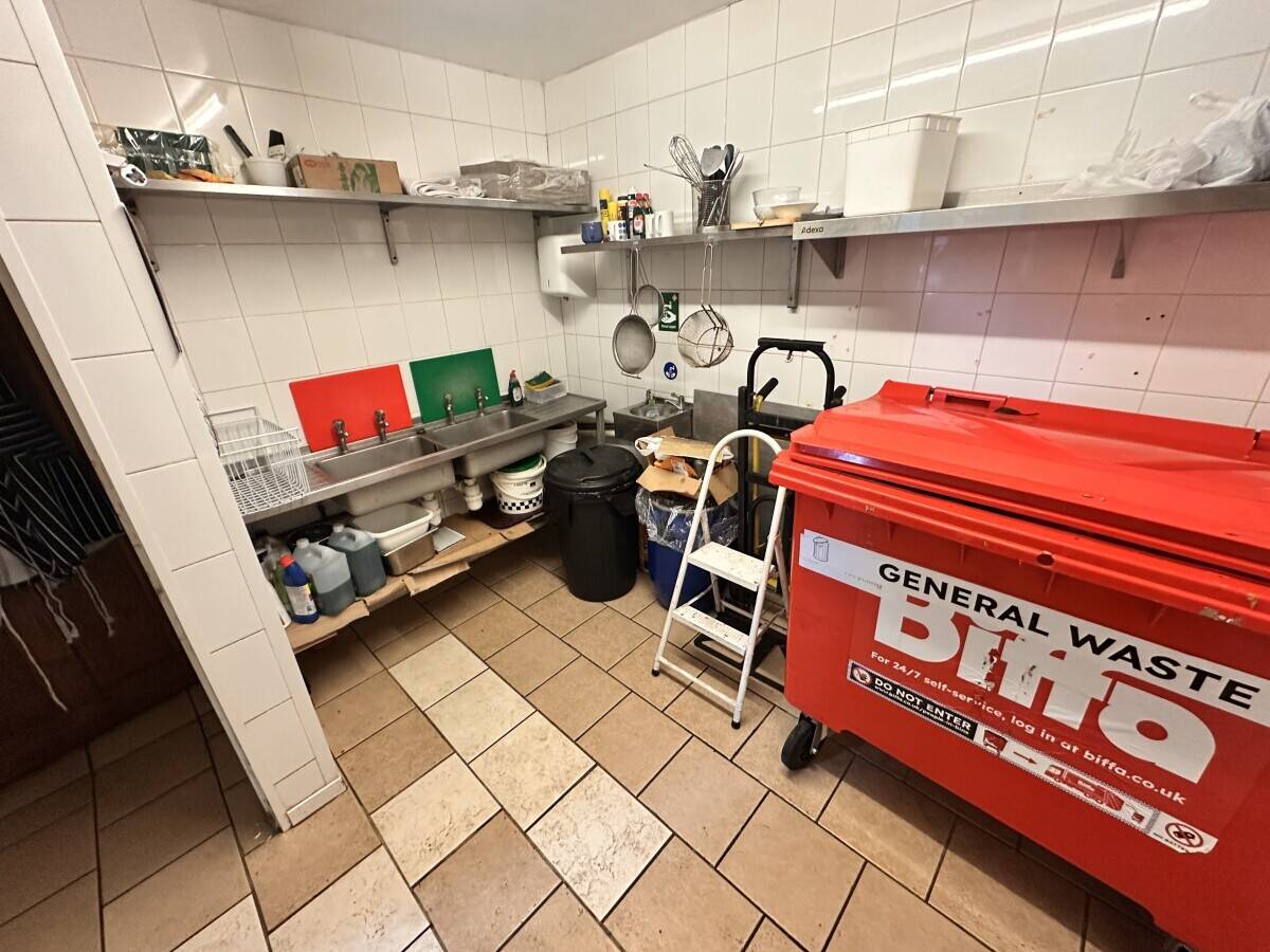 Kebab shop running business for sale 10 leasehold rent Photo 6