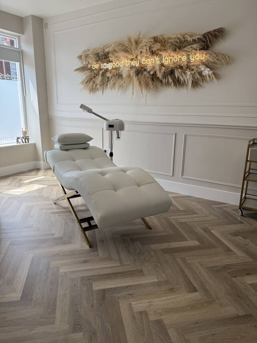 Turnkey Luxury Aesthetics Clinic &ndash; Beeston &ndash; Fully Refurbished &ndash; 550 sq ft reduced for quick sale Photo 6