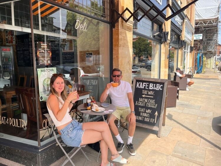 Highly Rated Town Centre Café with Established Local Reputation