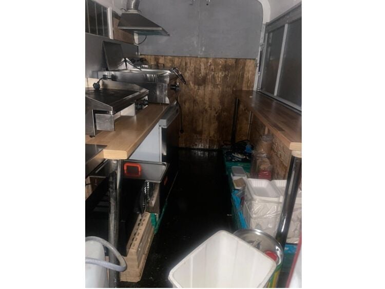 Spice Meets Mobility – Indian Restaurant & Street Food Horsebox