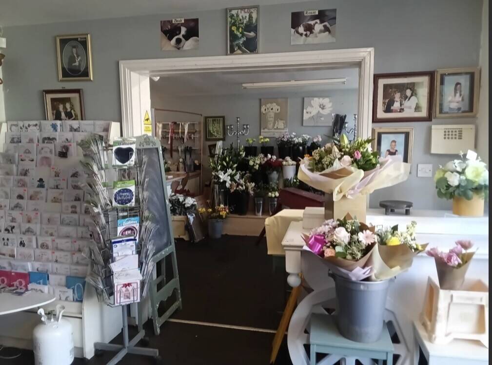 Leasehold Established Florist Flowers Cards Plants Gifts Business Westhoughton Bolton For Sale