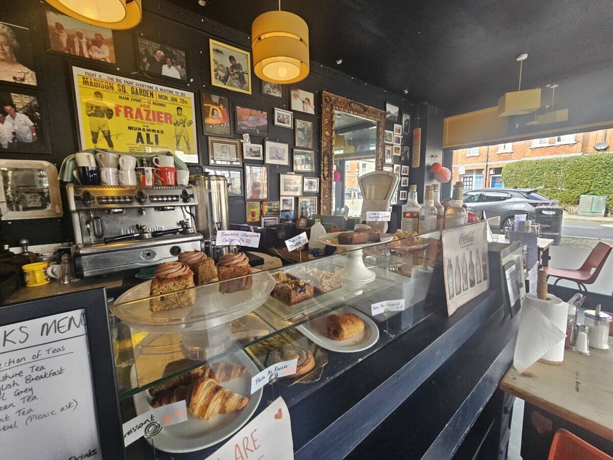 Prominent Corner Café Opportunity – Tooting Bec must be seen.