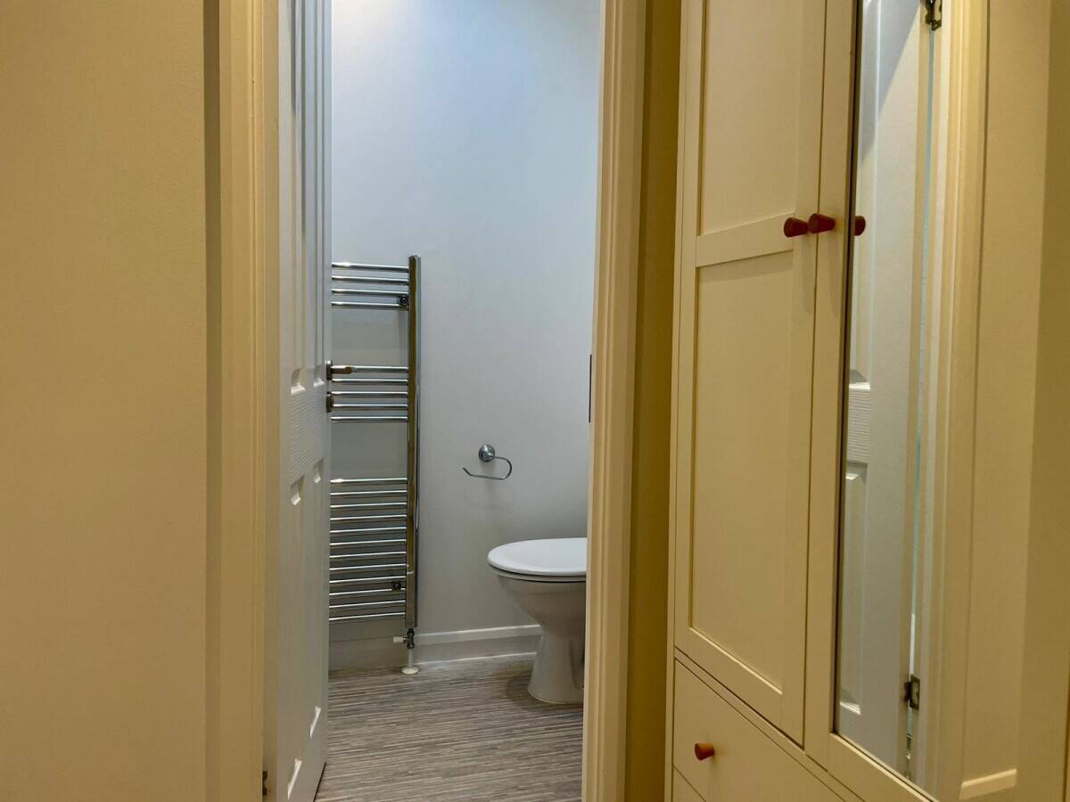 NOTTINGHAMSHIRE - TWO BEDROOM HIGH SPECIFICATION LODGE WITH DEDICATED PARKING