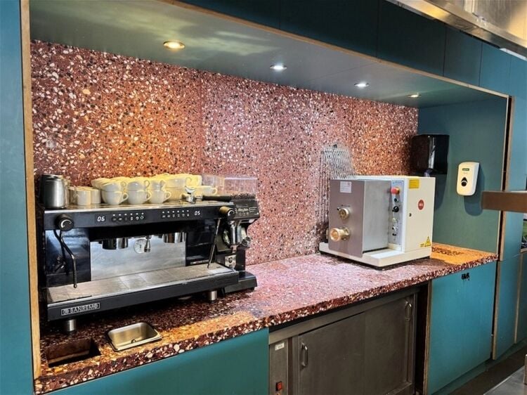 Restaurants For Sale in Leeds Photo 6