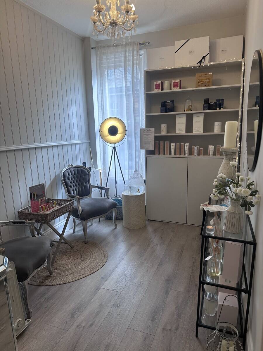 Beauty Salon for Sale in Devon, Budleigh Salterton Photo 6