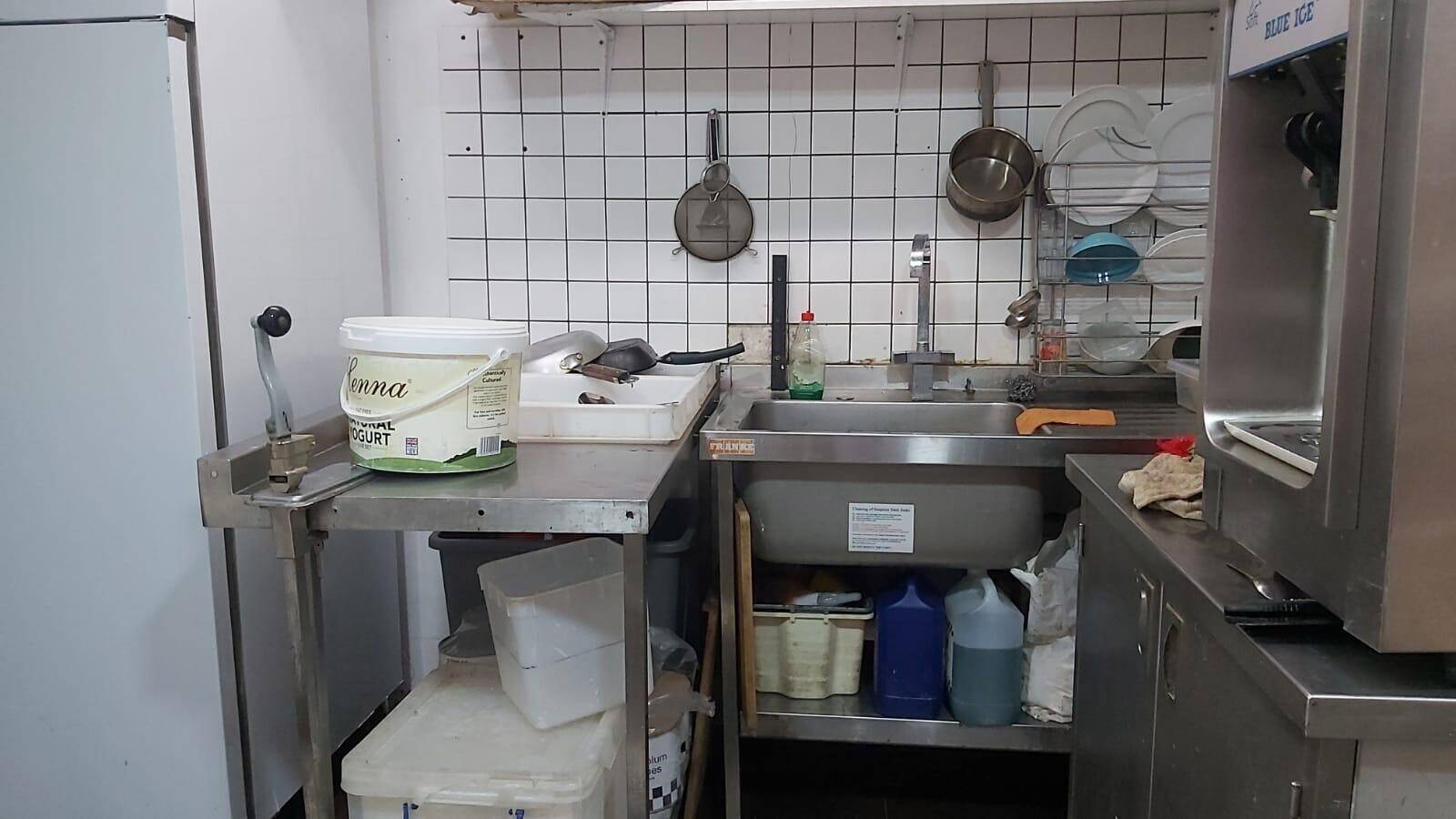 Pizza Shop in Morden for Sale