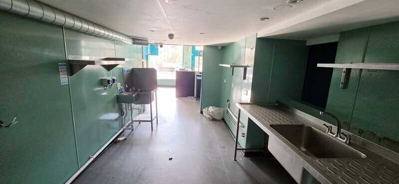 Outstanding, well fitted Restaurant/Takeaway/Cafe/Deli/Bar/Retail Opportunity at Bearsden Cross Photo 6