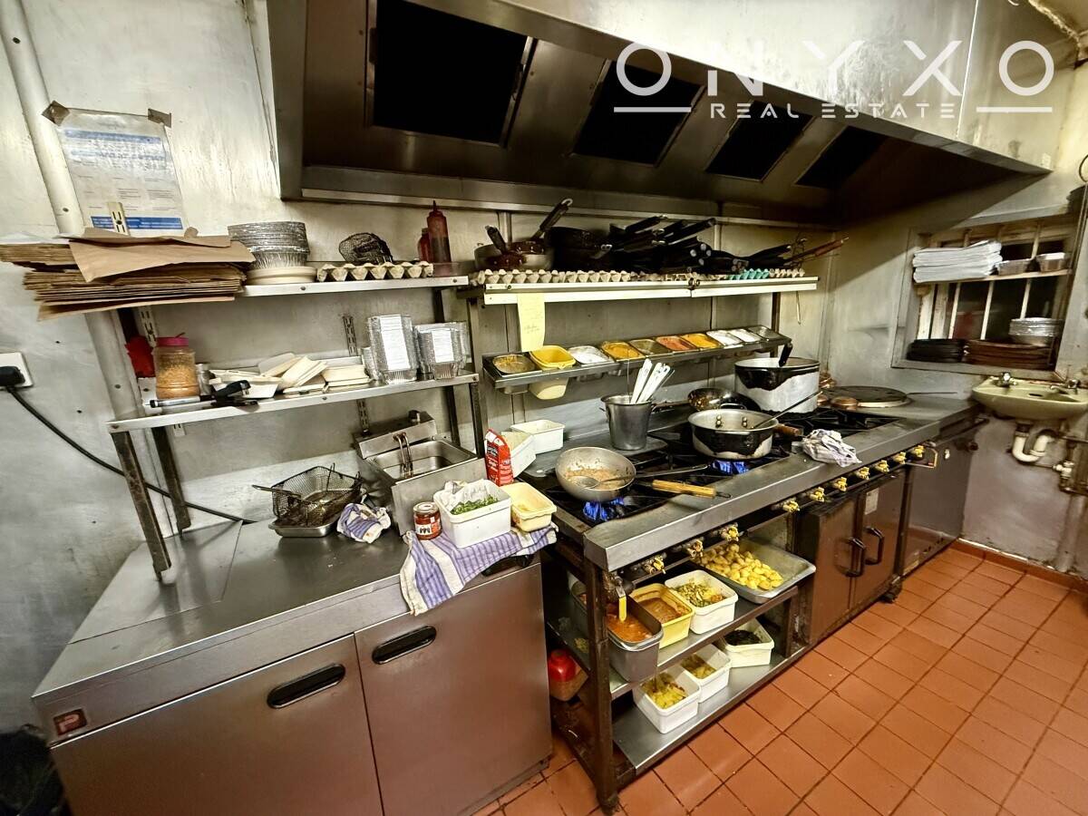 Long Established Indian Restaurant & Takeaway Opportunity in London Photo 6