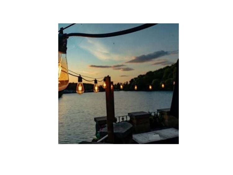 Licensed waterside eatery & destination coffee house with weddings & events license