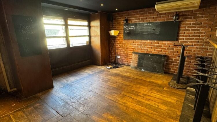 Licensed Restaurant in Hamilton to Let May Sell