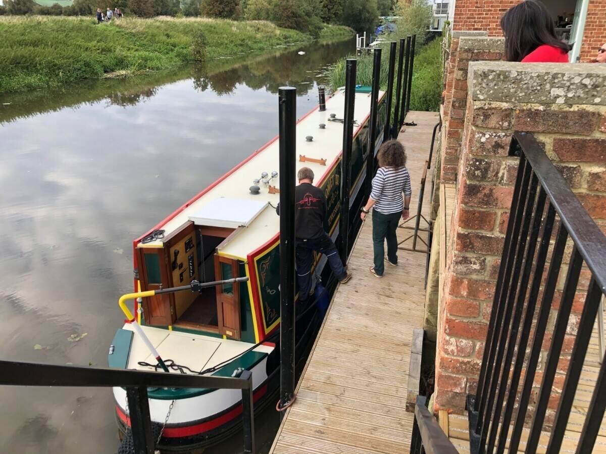 Riverside Cafe, Terrace and Mooring in Gloucestershire