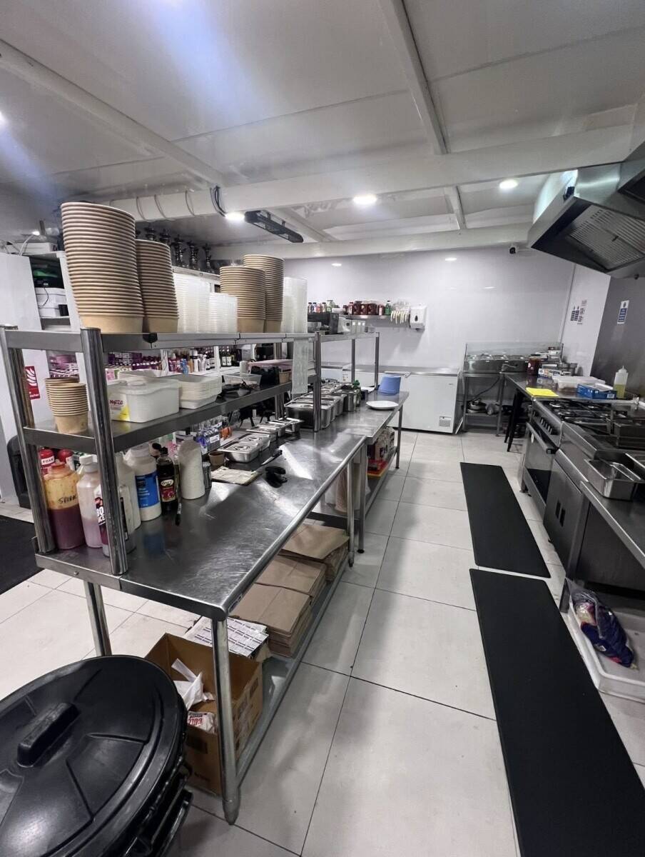 Profitable Dark Kitchen for Sale – Fully Equipped, Turnkey & Ready to Run – Dunstable