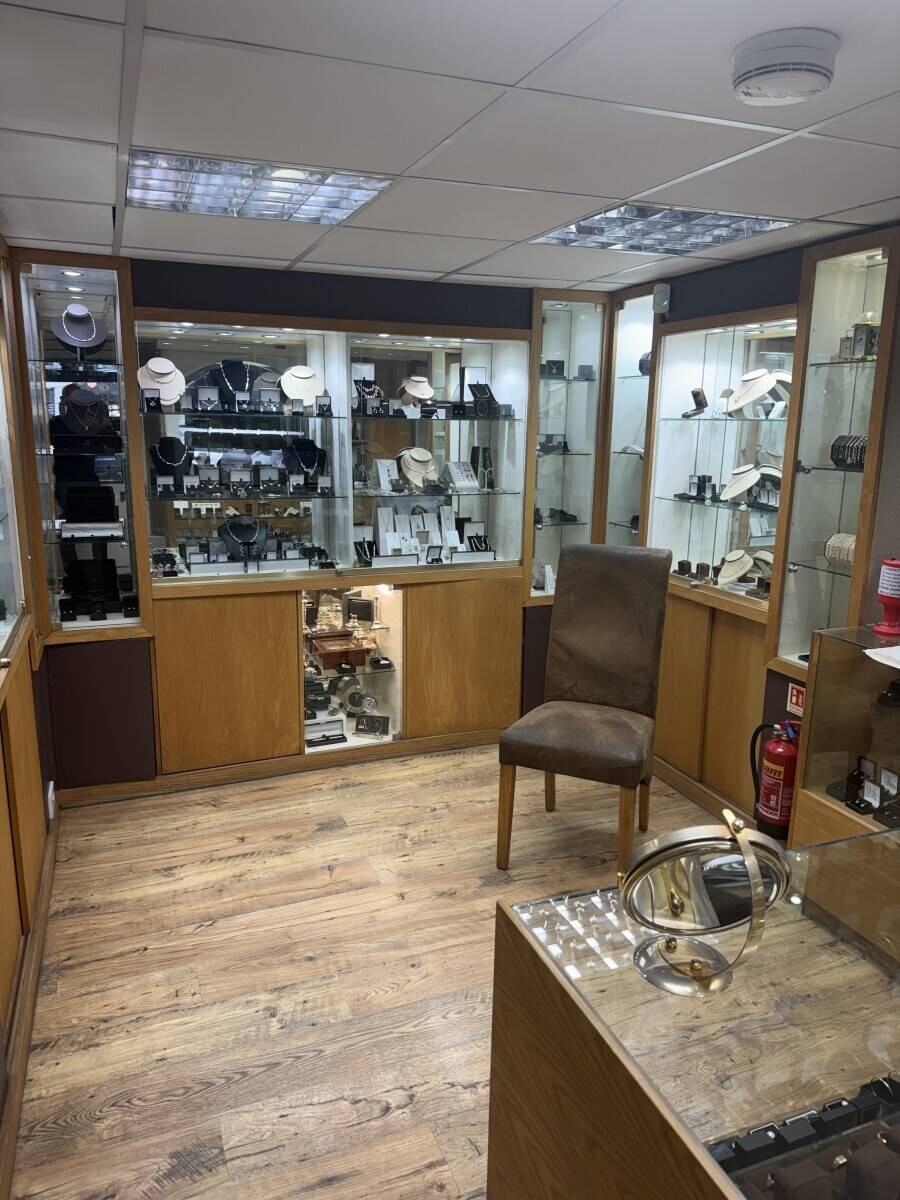 Jewelry Shop for sale in Epping Essex. Photo 6