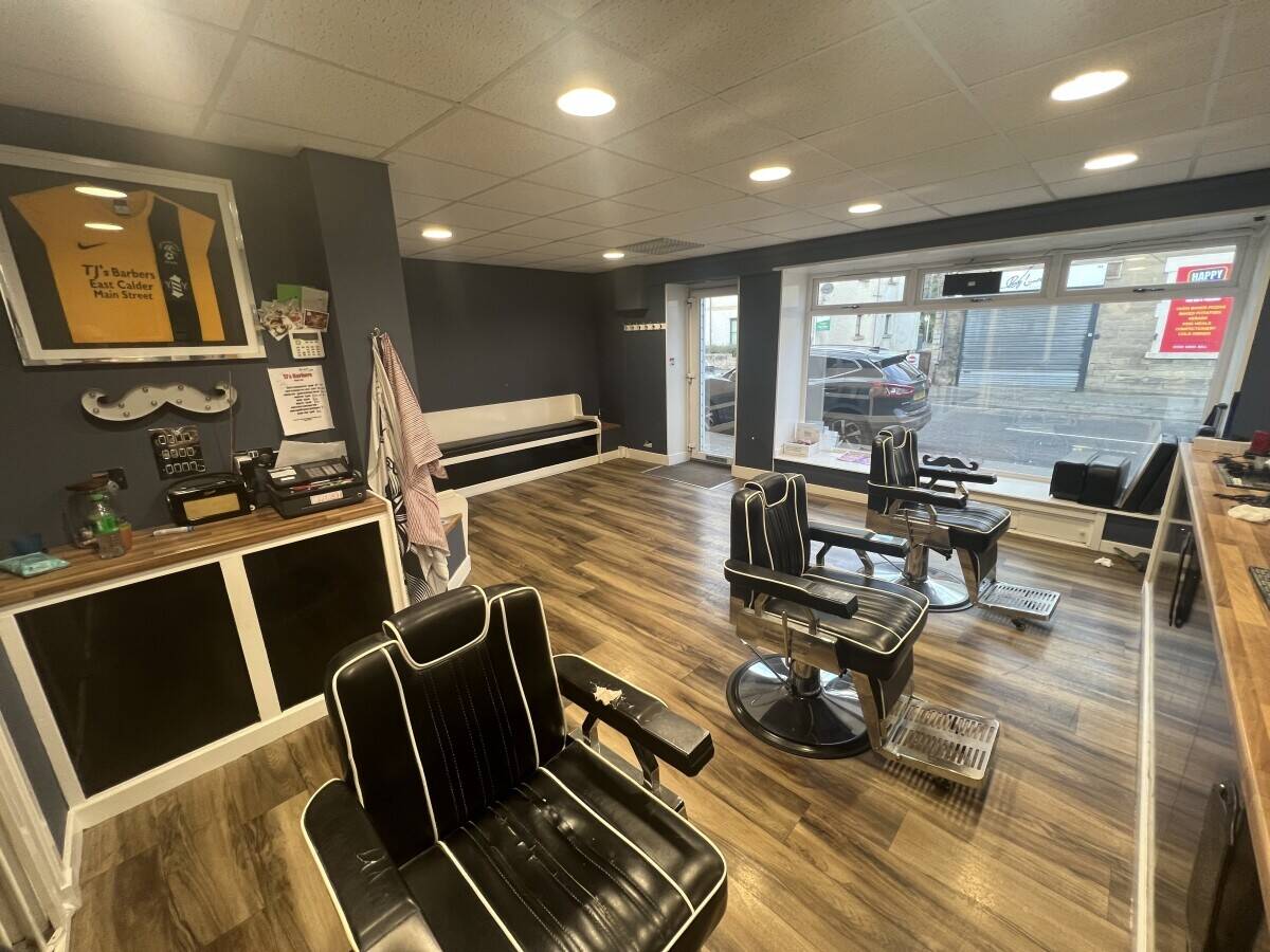 Traditional barbershop located in the ever-expanding village of East Calder (ref 1813) Photo 6