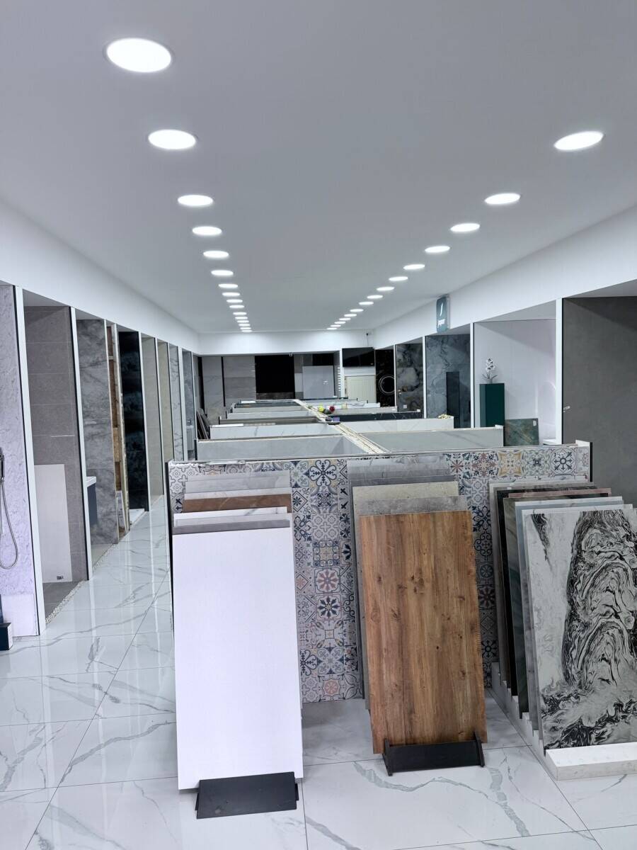 Diamond Tile and Bathrooms 