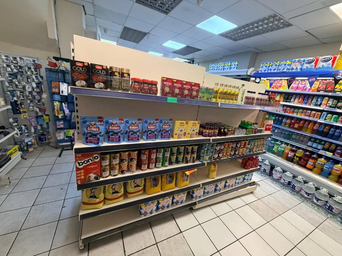 Off-licence for sale in Edgware Photo 6