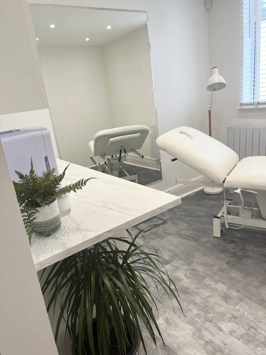 Turnkey Hair & Beauty Co-working space in Southsea, Hampshire Photo 7